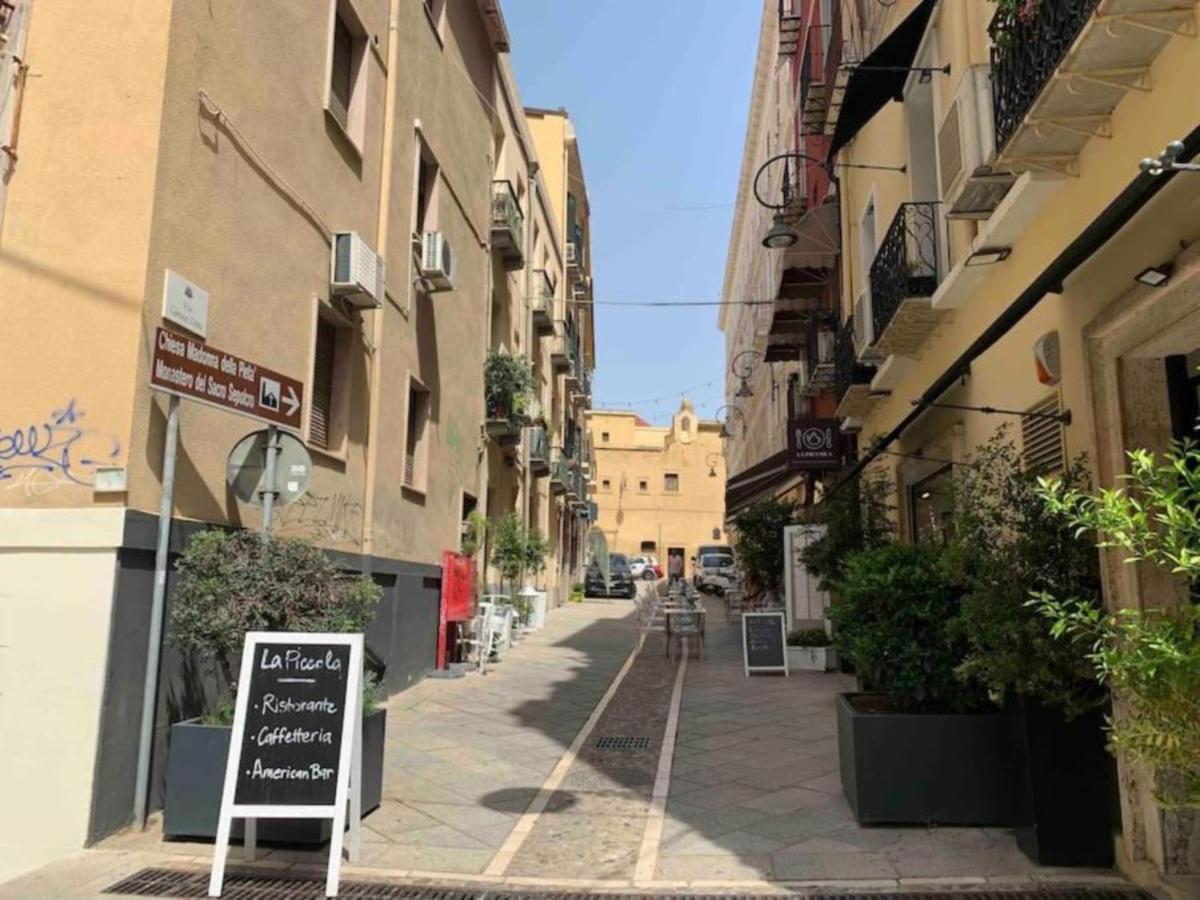 Appartamento Cagliari Centro Con Vista Sul Porto Bagian luar foto