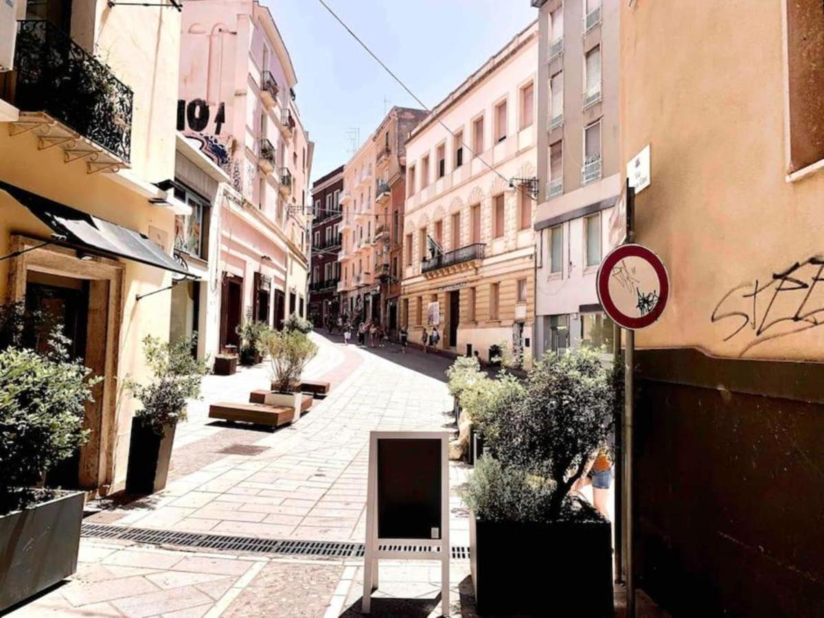Appartamento Cagliari Centro Con Vista Sul Porto Bagian luar foto