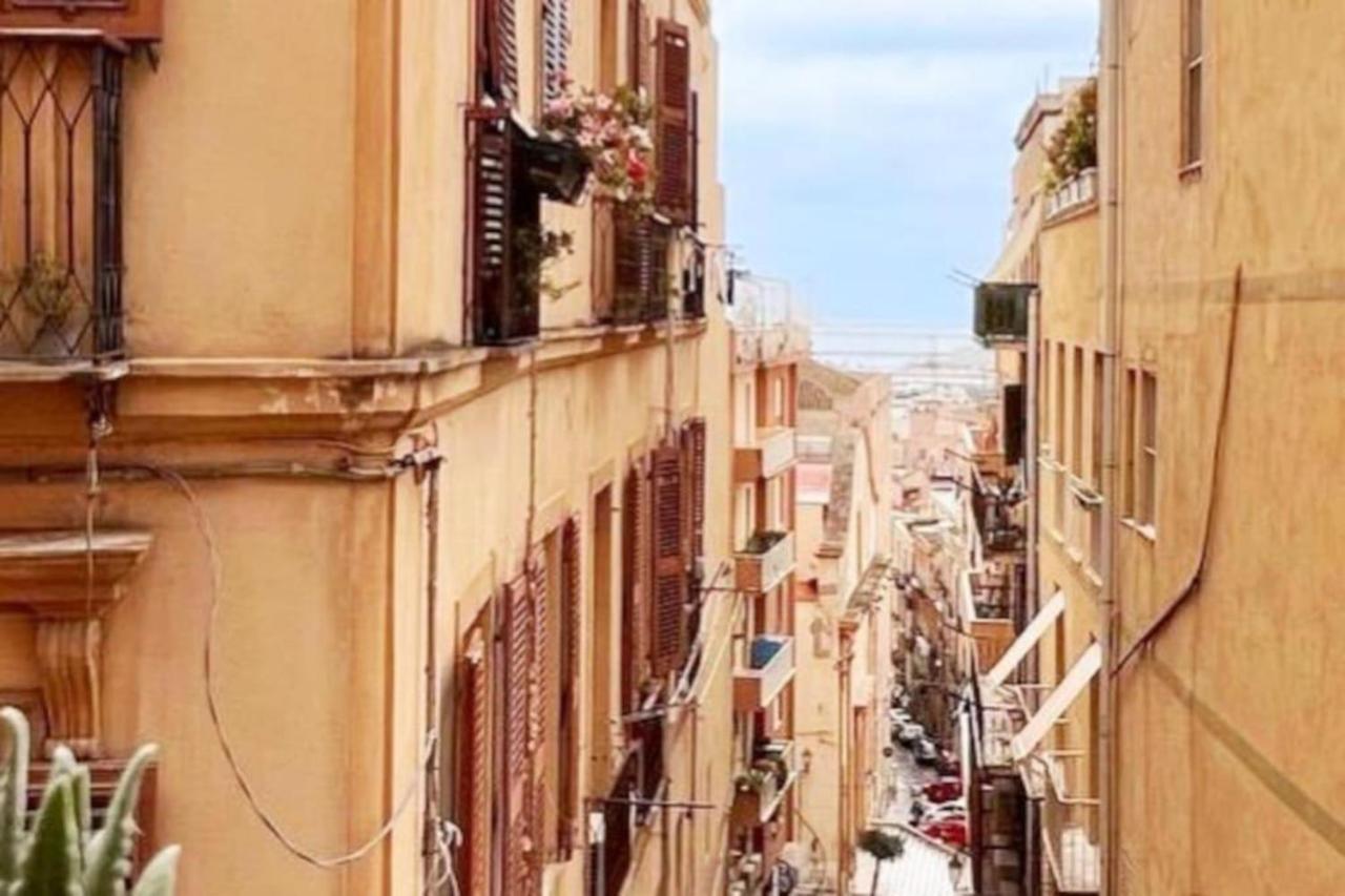 Appartamento Cagliari Centro Con Vista Sul Porto Bagian luar foto