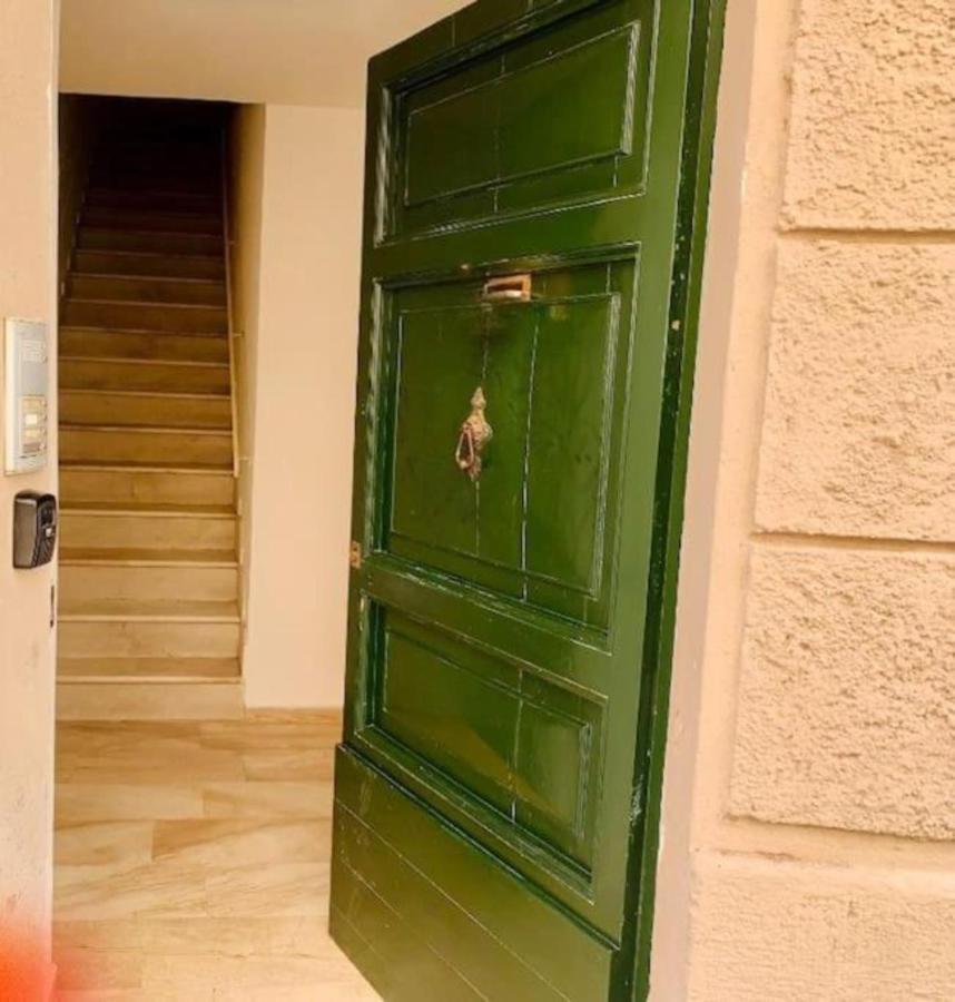 Appartamento Cagliari Centro Con Vista Sul Porto Bagian luar foto